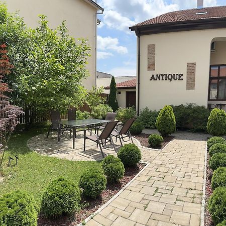 Antique Aparthotel อัลบายูเลีย ภายนอก รูปภาพ