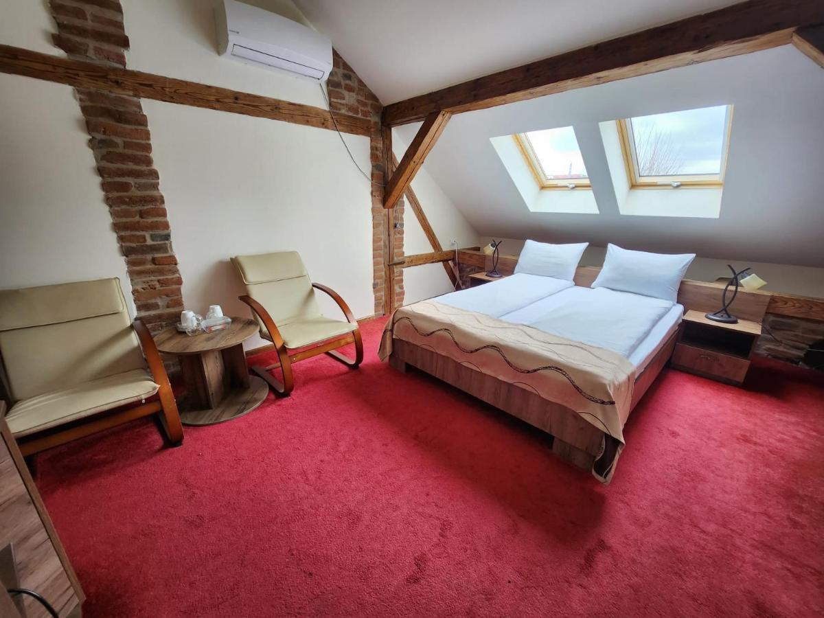 Antique Aparthotel อัลบายูเลีย ภายนอก รูปภาพ