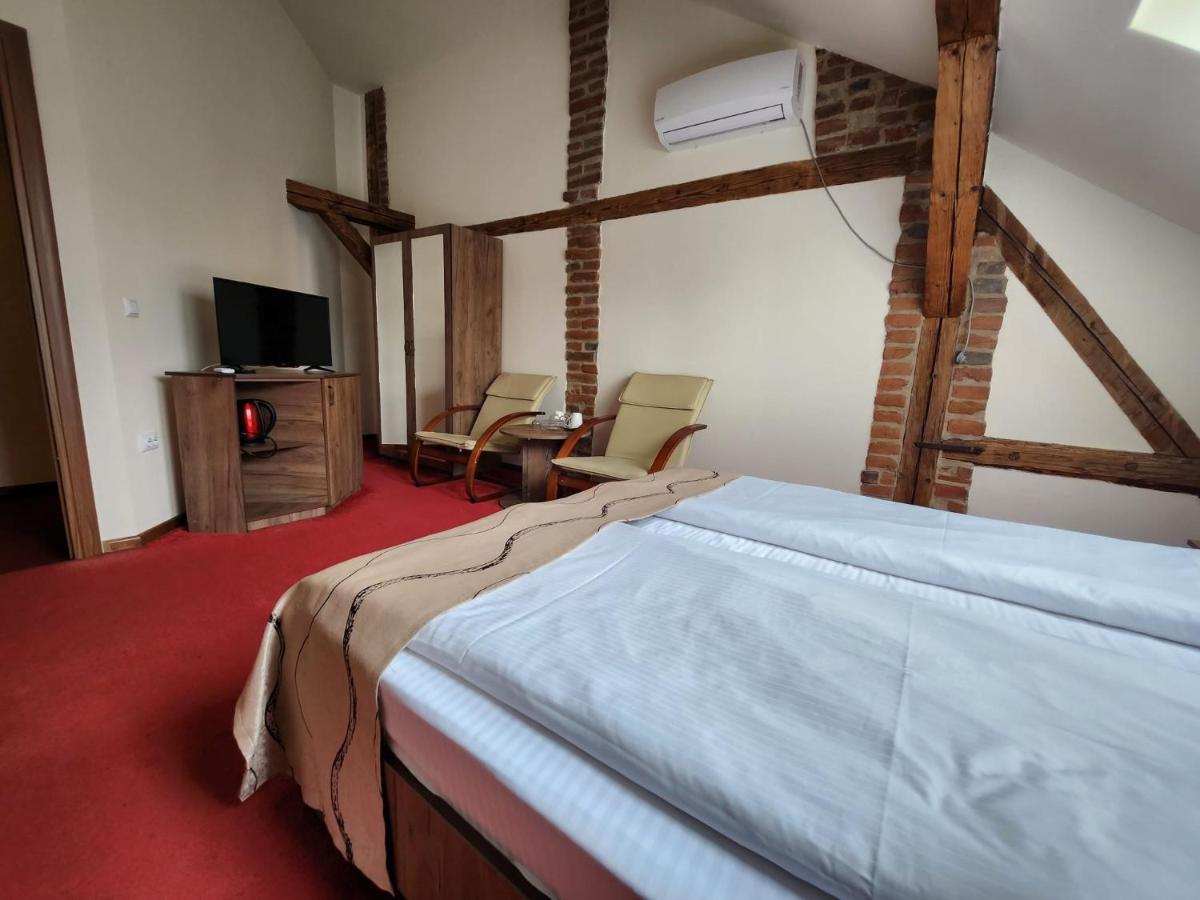 Antique Aparthotel อัลบายูเลีย ภายนอก รูปภาพ