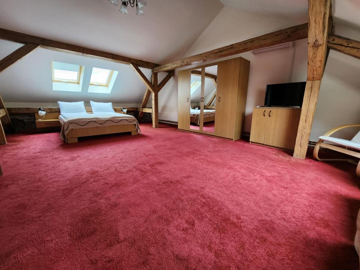 Antique Aparthotel อัลบายูเลีย ภายนอก รูปภาพ