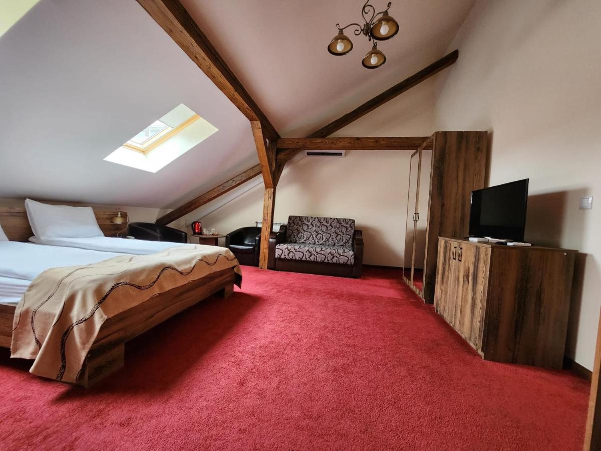 Antique Aparthotel อัลบายูเลีย ภายนอก รูปภาพ