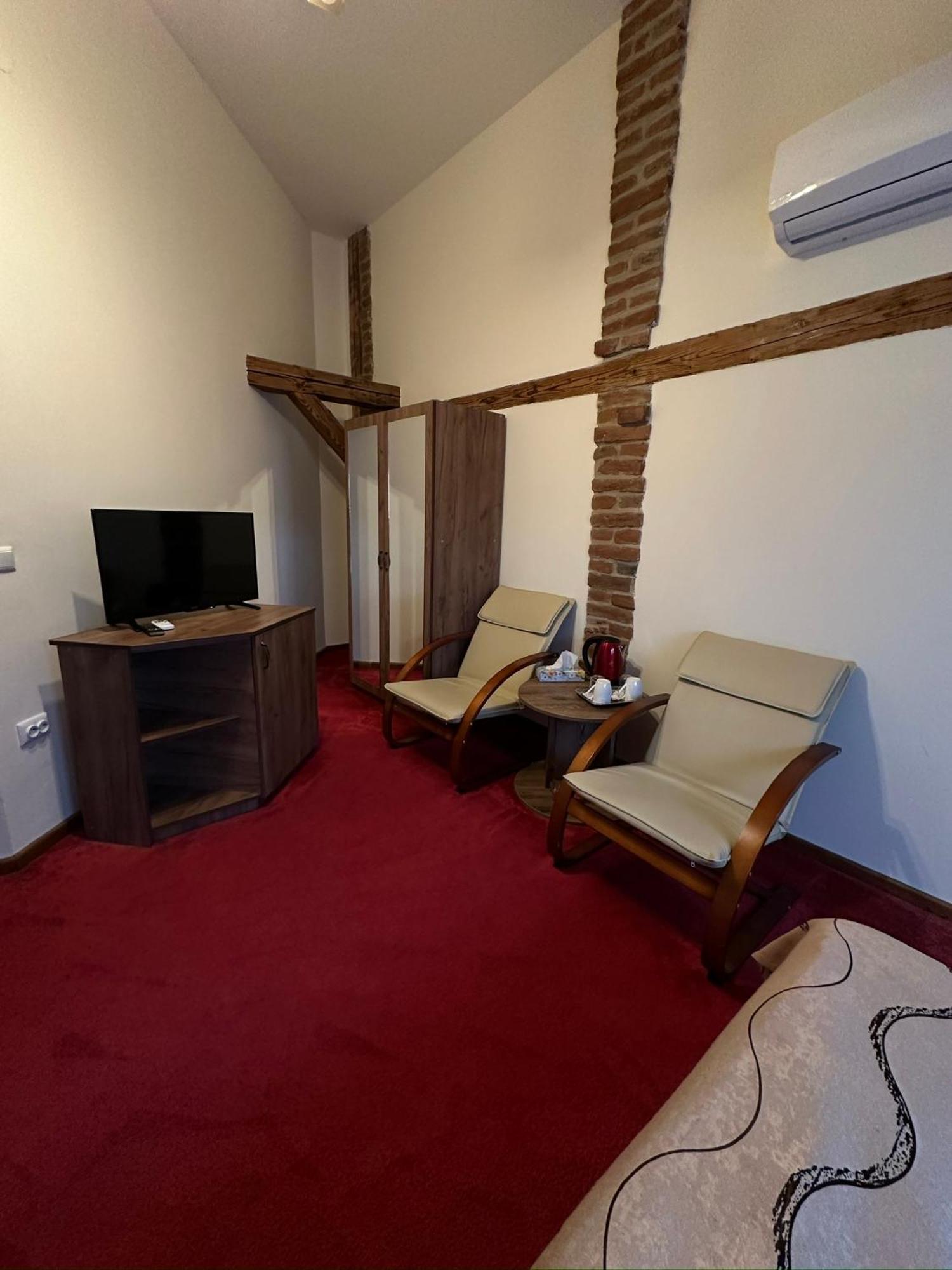 Antique Aparthotel อัลบายูเลีย ภายนอก รูปภาพ