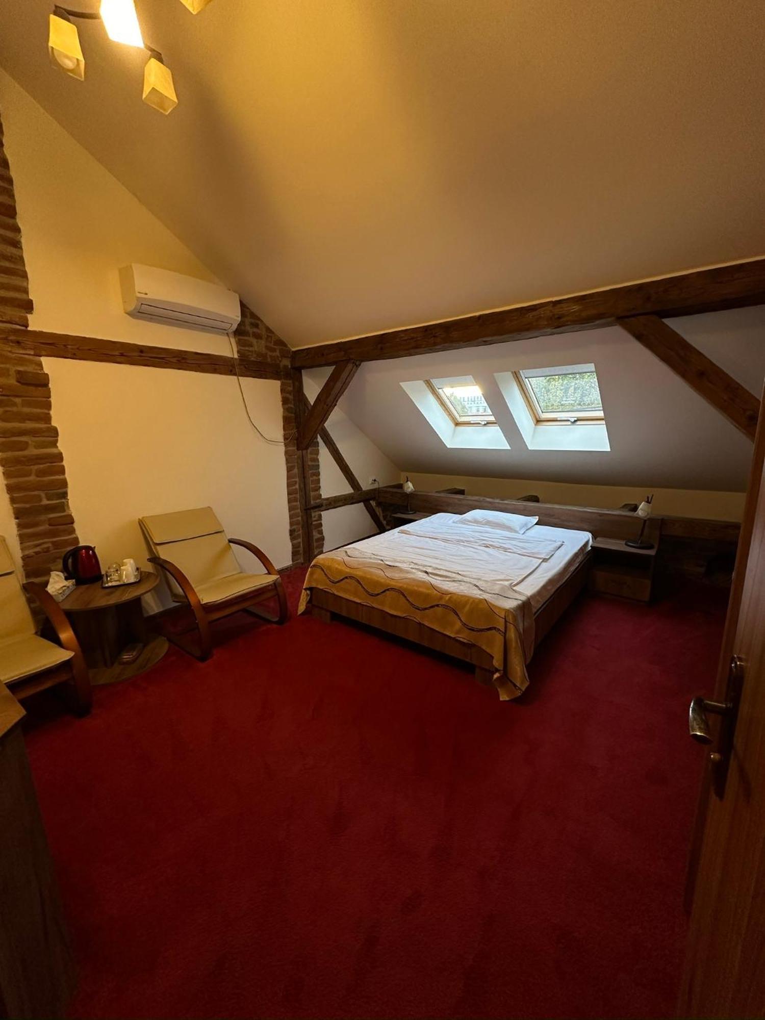 Antique Aparthotel อัลบายูเลีย ภายนอก รูปภาพ