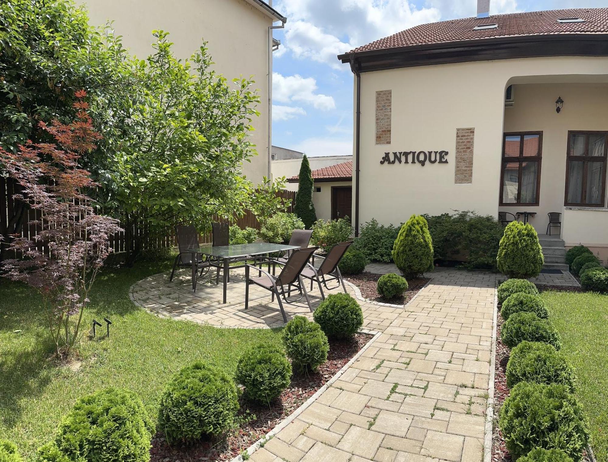 Antique Aparthotel อัลบายูเลีย ภายนอก รูปภาพ