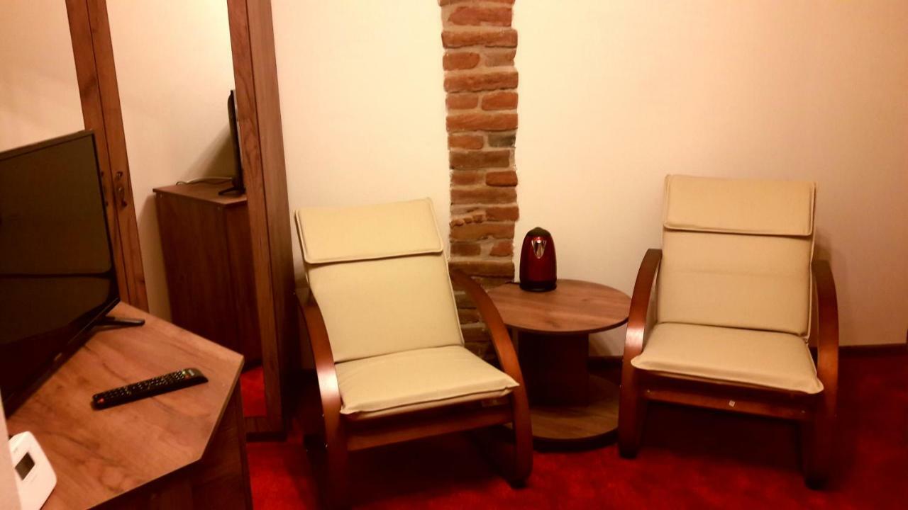 Antique Aparthotel อัลบายูเลีย ภายนอก รูปภาพ